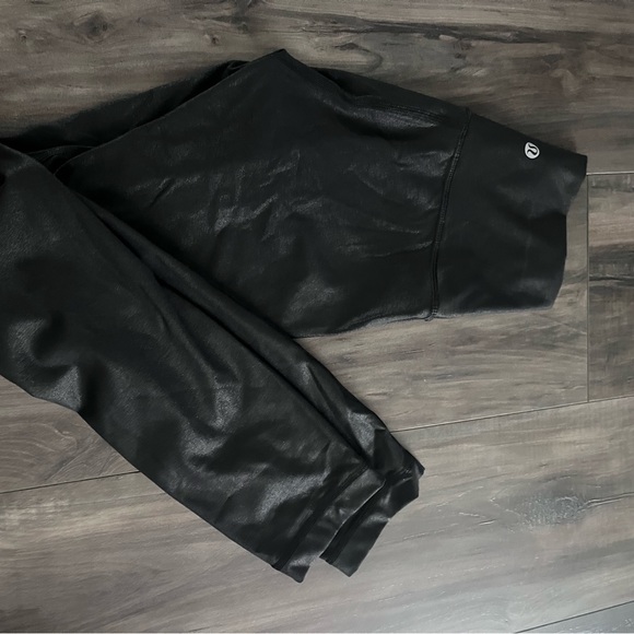 Lululemon shiny sparkly leggings (limited edition) just squished lol - Picture 5 of 5